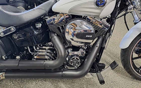 Gebrauchtmotorrad Harley-Davidson Softail Breakout FXSB - Bild 2