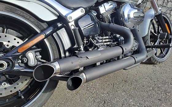 Gebrauchtmotorrad Harley-Davidson Softail Breakout FXSB - Bild 3