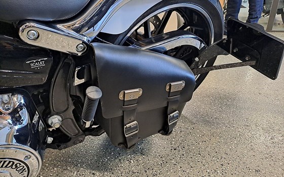 Gebrauchtmotorrad Harley-Davidson Softail Breakout FXSB - Bild 9