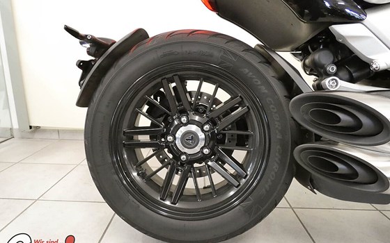 Gebrauchtmotorrad Triumph Rocket III - Bild 7