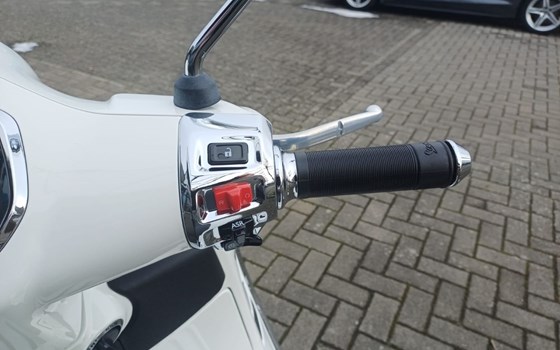 Neufahrzeug Vespa GTS 125 Supertech iGET - Bild 13