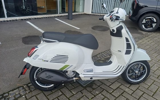 Neufahrzeug Vespa GTS 125 Supertech iGET - Bild 3