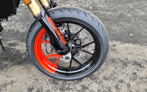 Gebrauchtmotorrad Ducati Hypermotard 698 Mono RVE - Bild 6