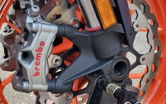 Gebrauchtmotorrad KTM 890 Duke R - Bild 9