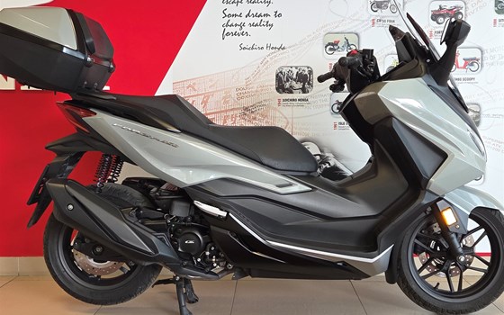 Gebrauchtmotorrad Honda Forza 350 - Bild 4