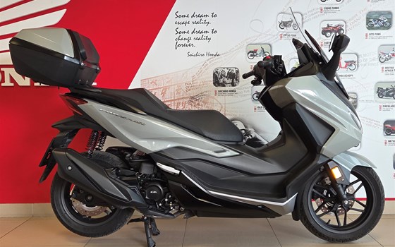 Gebrauchtmotorrad Honda Forza 350 - Bild 6