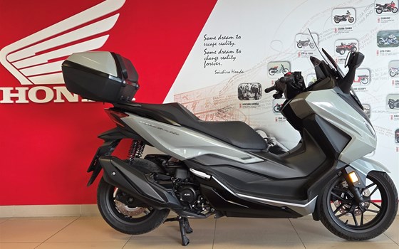 Gebrauchtmotorrad Honda Forza 350 - Bild 2