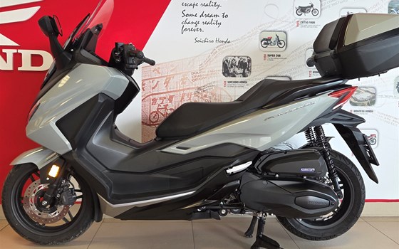 Gebrauchtmotorrad Honda Forza 350 - Bild 3