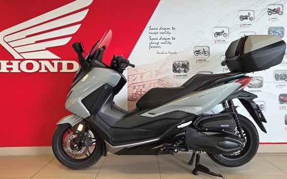 Gebrauchtmotorrad Honda Forza 350 - Bild 1