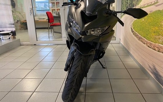 Neufahrzeug Kawasaki Ninja ZX-4RR - Bild 6
