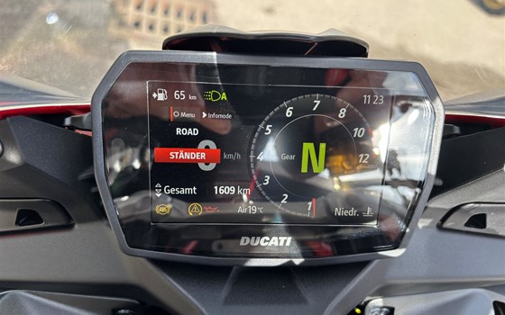 Gebrauchtmotorrad Ducati Panigale V2 - Bild 4