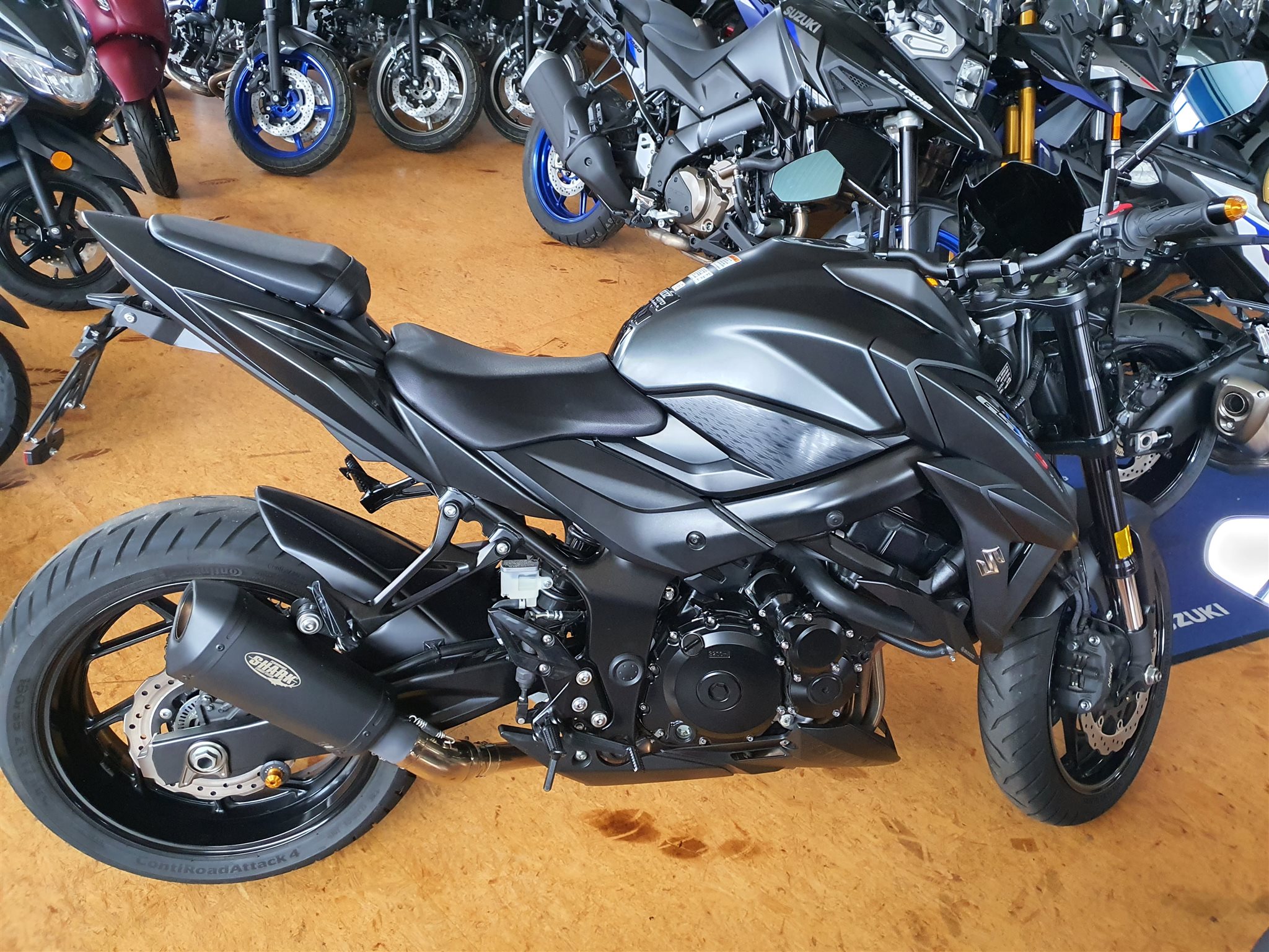 Suzuki GSX-S750