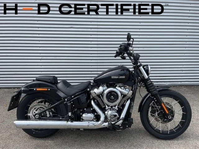 Harley-Davidson Softail Street Bob FXBB (Vivid Black) - Bild 1