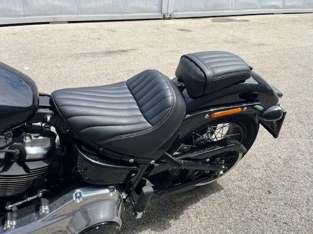 Harley-Davidson Softail Street Bob FXBB (Vivid Black) - Bild 10