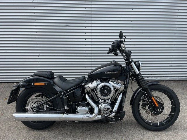 Harley-Davidson Softail Street Bob FXBB (Vivid Black) - Bild 2