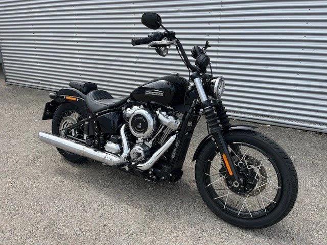 Harley-Davidson Softail Street Bob FXBB (Vivid Black) - Bild 4