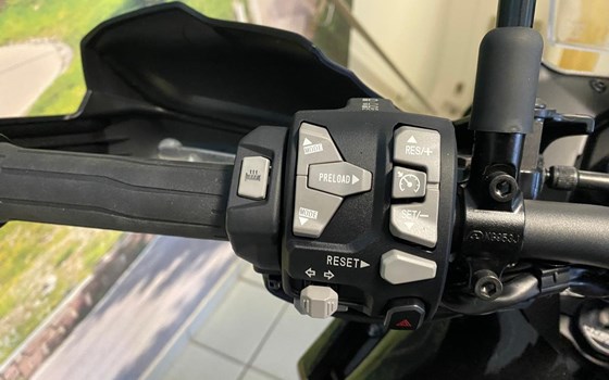 Gebrauchtmotorrad Kawasaki Versys 1000 SE - Bild 11