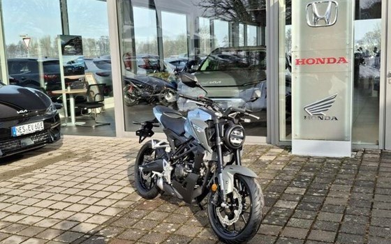 Gebrauchtmotorrad Honda CB125R - Bild 1