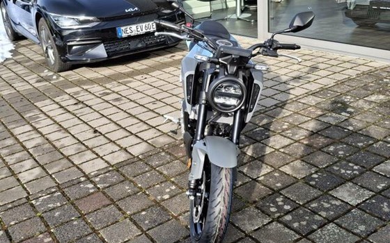 Gebrauchtmotorrad Honda CB125R - Bild 2