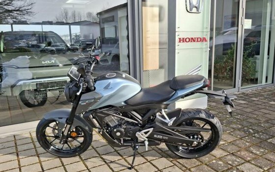Gebrauchtmotorrad Honda CB125R - Bild 5