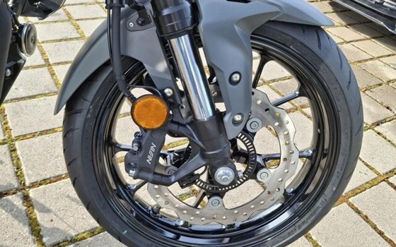 Gebrauchtmotorrad Honda CB125R - Bild 7