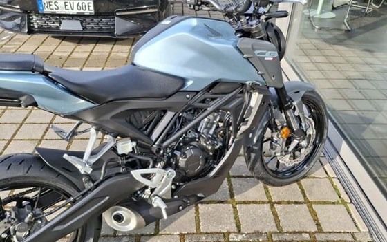 Gebrauchtmotorrad Honda CB125R - Bild 8