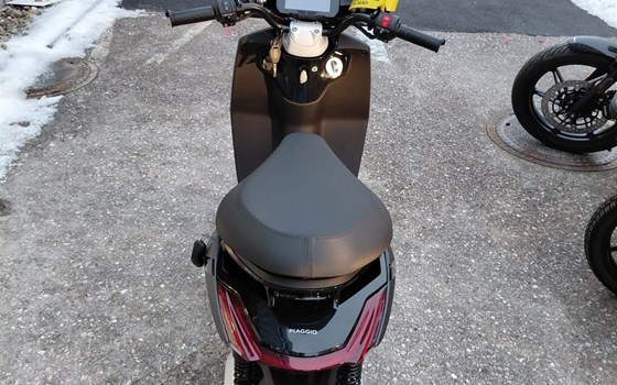 Gebrauchtmotorrad Piaggio 1 + - Bild 2