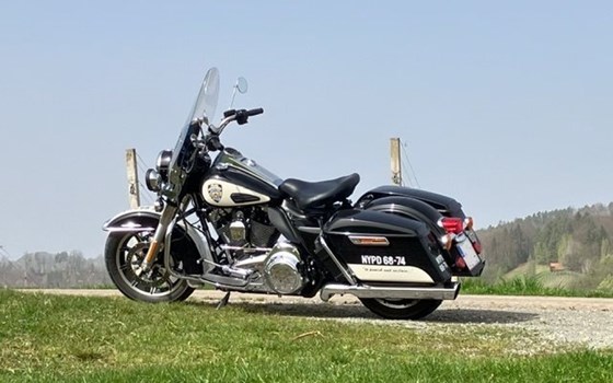 Gebrauchtmotorrad Harley-Davidson Road King Police FLHP - Bild 1