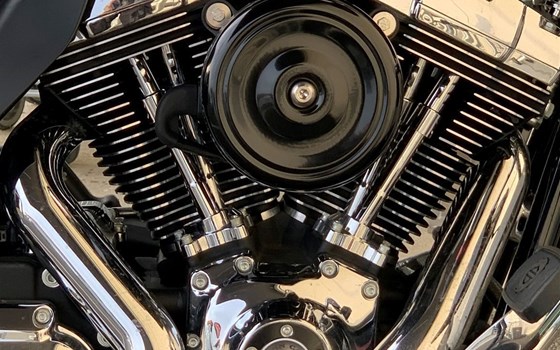 Gebrauchtmotorrad Harley-Davidson Road King Police FLHP - Bild 5