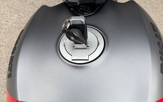 Gebrauchtmotorrad Ducati XDiavel Black Star - Bild 6