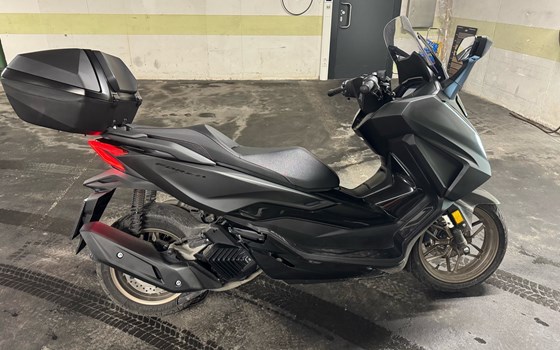 Gebrauchtmotorrad Honda Forza 125 - Bild 4