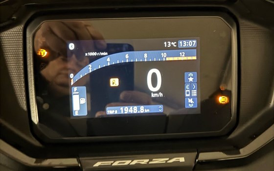 Gebrauchtmotorrad Honda Forza 125 - Bild 5