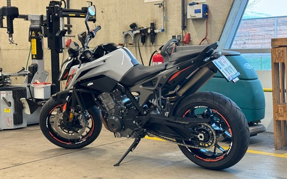 Gebrauchtmotorrad KTM 790 Duke - Bild 4