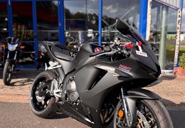 Neumotorrad Honda CBR600RR
