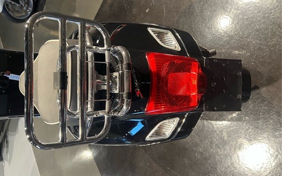 Gebrauchtmotorrad Vespa GTS 125 - Bild 9