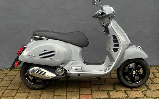 Gebrauchtmotorrad Vespa GTS 300 Super Tech - Bild 1