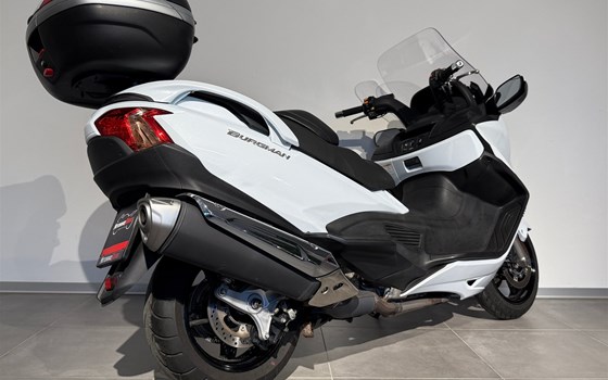 Gebrauchtmotorrad Suzuki Burgman 650 Executive - Bild 5