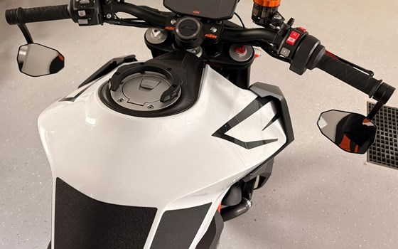 Gebrauchtmotorrad KTM 1290 Super Duke R - Bild 4