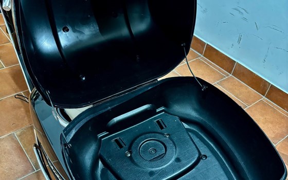 Gebrauchtmotorrad Vespa GTS 250 i.e. - Bild 11