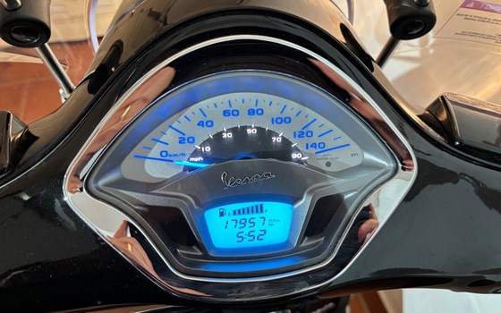 Gebrauchtmotorrad Vespa GTS 250 i.e. - Bild 13