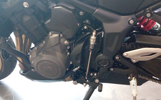 Gebrauchtmotorrad Triumph Trident 800 - Bild 11