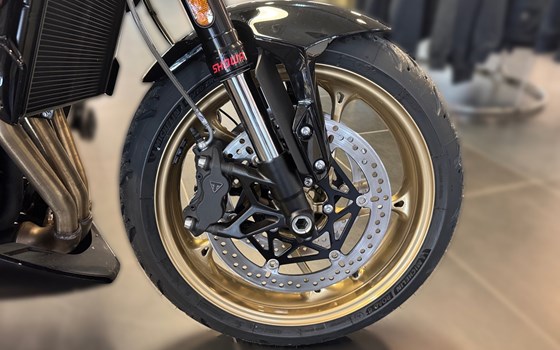 Gebrauchtmotorrad Triumph Trident 800 - Bild 10