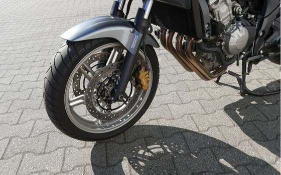 Gebrauchtmotorrad Honda CBF 600 S - Bild 10