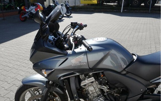 Gebrauchtmotorrad Honda CBF 600 S - Bild 12