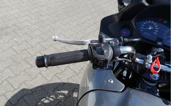 Gebrauchtmotorrad Honda CBF 600 S - Bild 17