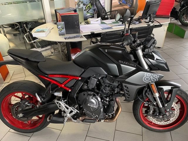 Suzuki GSX-8S
