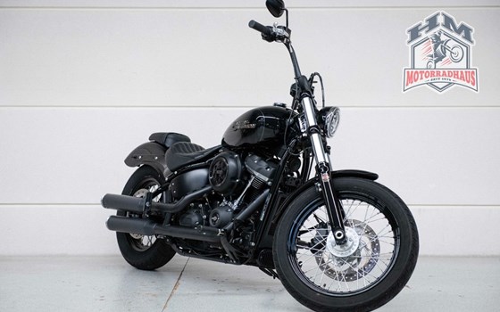 Gebrauchtmotorrad Harley-Davidson Softail Street Bob FXBB - Bild 2