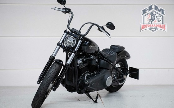 Gebrauchtmotorrad Harley-Davidson Softail Street Bob FXBB - Bild 3
