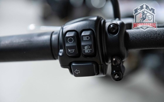 Gebrauchtmotorrad Harley-Davidson Softail Street Bob FXBB - Bild 8