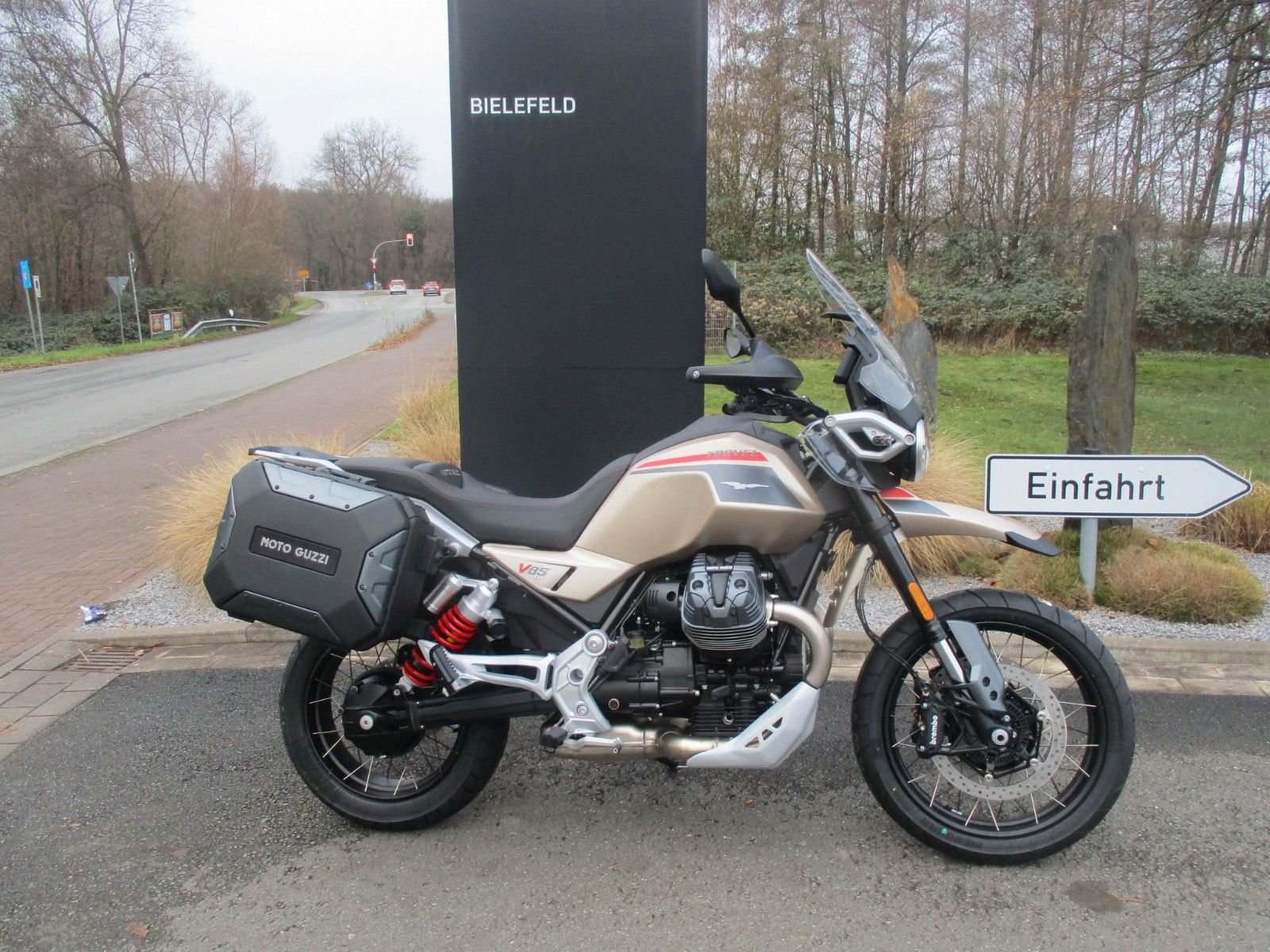 Moto Guzzi V85 TT Travel
